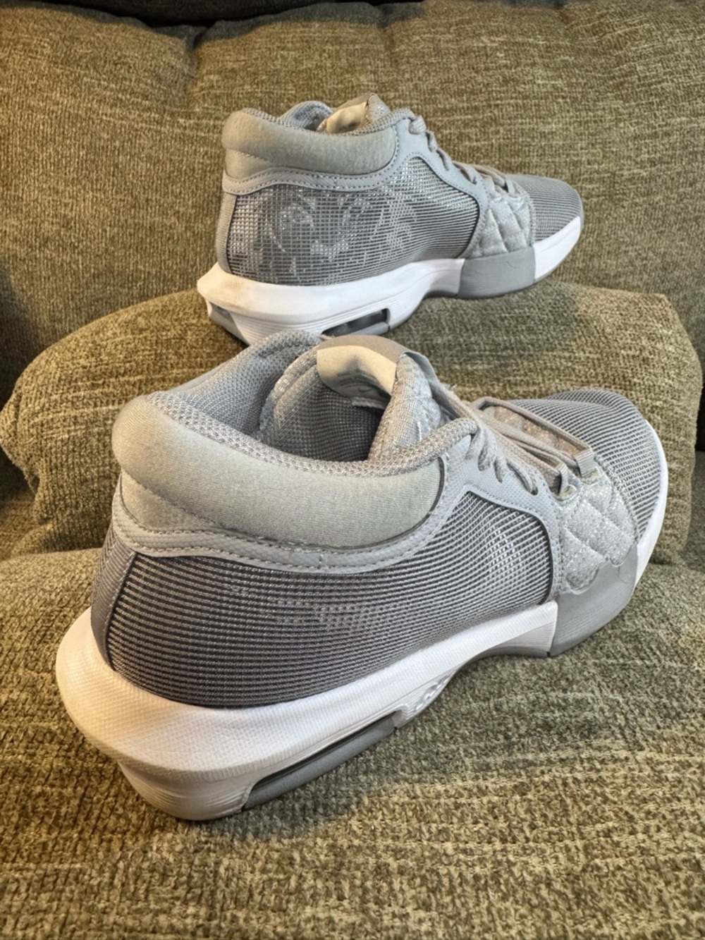 Nike LeBron Witness 8 TB in the Wolf Grey size 9.5 - Picture 10 of 11